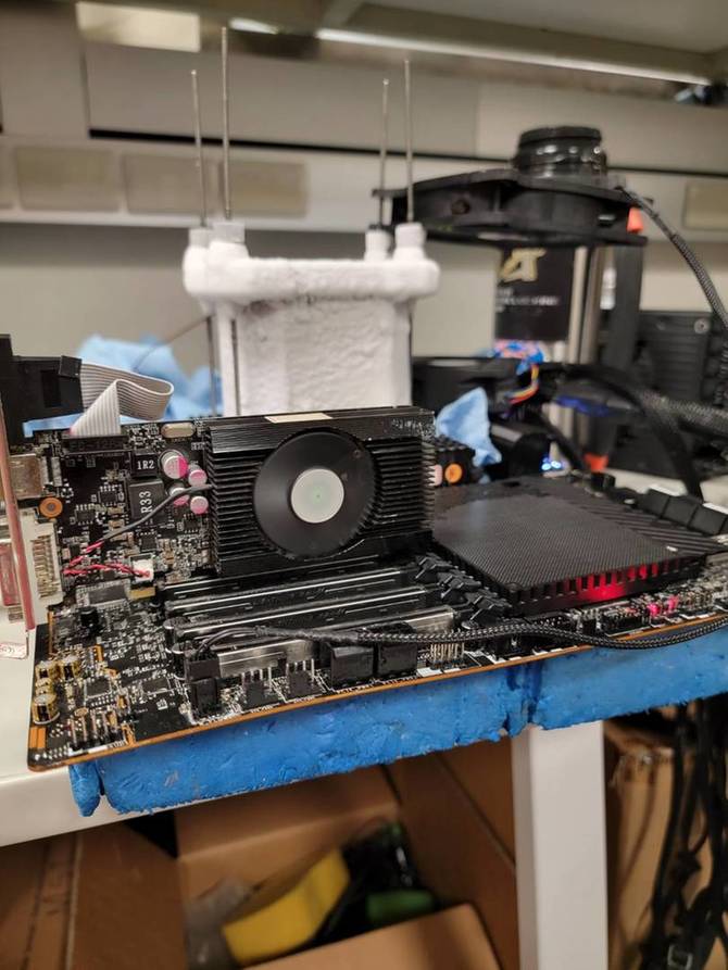 AMD Ryzen Threadripper PRO 5995WX podkręcony do 5,15 GHz bije rekord wydajności wielowątkowej w aplikacji Cinebench R23 [5]
