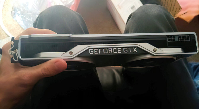 NVIDIA GeForce GTX 2080 - prototyp karty graficznej trafił na eBaya. Możliwe, że pierwotnie tak miał się prezentować flagowy Turing [3]