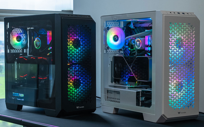 Thermaltake View 300 MX i View 300 MX Snow - nowe obudowy Mid Tower z dwoma wymiennymi frontami do wyboru [1]