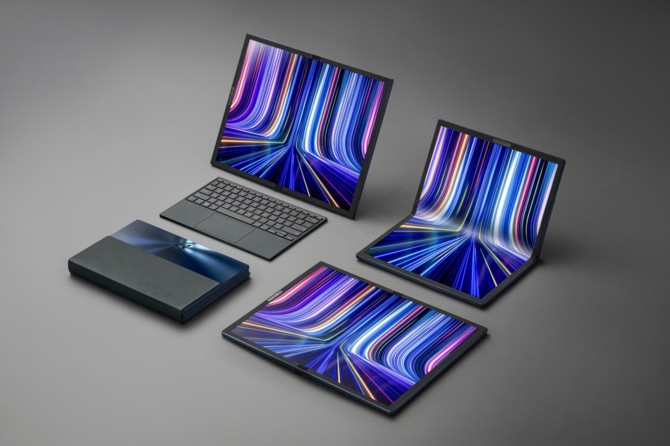 ASUS Zenbook 17 Fold OLED - poznaliśmy przybliżoną datę premiery oraz cenę składanego laptopa z Intel Alder Lake [1]