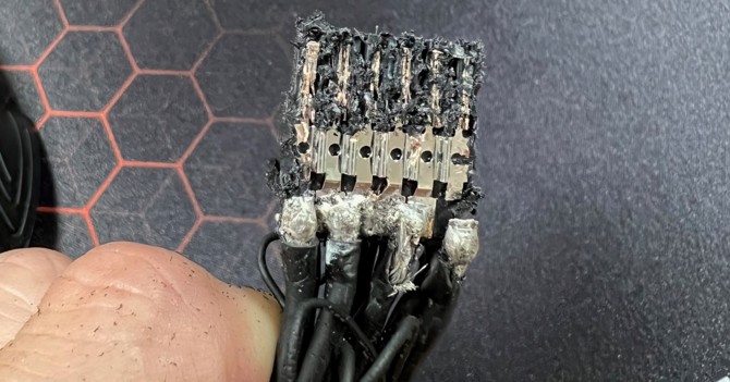 NVIDIA zbiera wszystkie uszkodzone karty GeForce RTX 4090. Sprawa wadliwych adapterów zasilania 16-pin nabiera rozpędu [3]