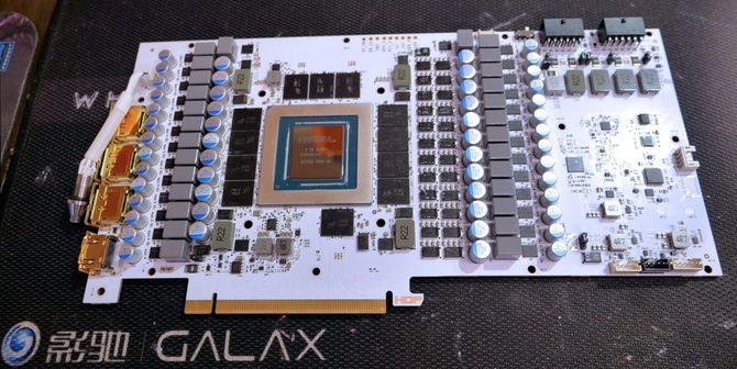 GALAX GeForce RTX 4090 Hall of Fame - oto jedyny znany układ Ada Lovelace z dwoma złączami zasilania 16-pin [1]