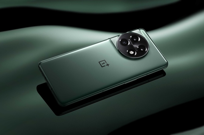 OnePlus 11 - premiera nowego flagowca z układem Qualcomm Snapdragon 8 Gen 2 i obsługą ładowania 100 W [1]