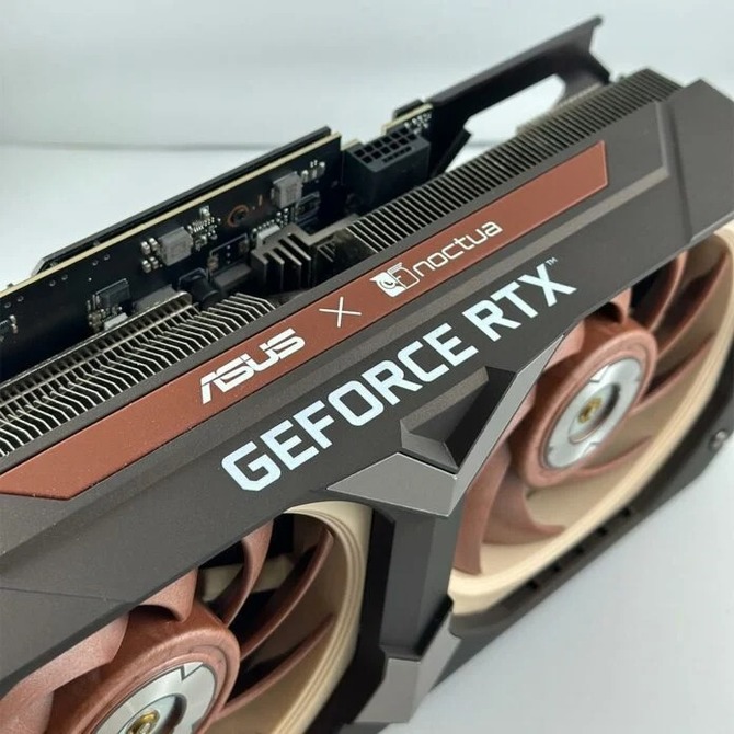 ASUS GeForce RTX 4080 Noctua - rzut oka na ponad 4-slotową kartę graficzną bazującą na architekturze Ada Lovelace [4]