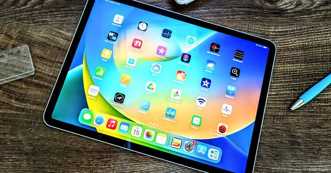 Apple iPad Pro - producent przygotowuje modernizację flagowych tabletów, jednak na ich premierę jeszcze poczekamy [2]