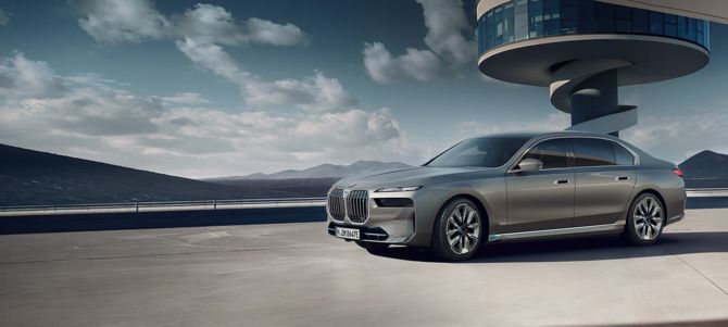 BMW zainwestuje 800 milionów Euro w Meksyku, aby zwiększyć produkcję akumulatorów do pojazdów elektrycznych [3]