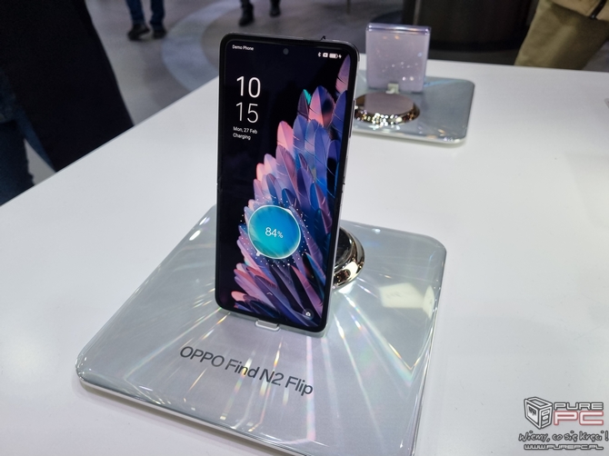 Oppo Find N2 oraz Oppo Find N2 Flip pozują do zdjęć na MWC. Jeden ze składanych modeli trafił właśnie do polskich sklepów [nc1]