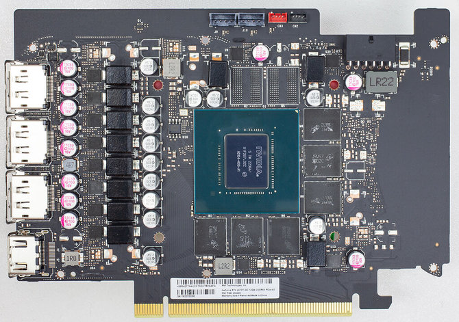 NVIDIA planowała wydanie GeForce'a RTX 4070 Ti w wersji Founders Edition. W sieci pojawiły się zdjęcia układu [1]