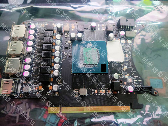NVIDIA planowała wydanie GeForce'a RTX 4070 Ti w wersji Founders Edition. W sieci pojawiły się zdjęcia układu [4]