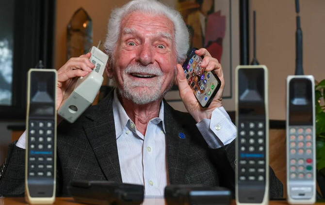 Martin Cooper paints an interesting vision of the future of mobile phones.  The devices are to be embedded under the skin [2]