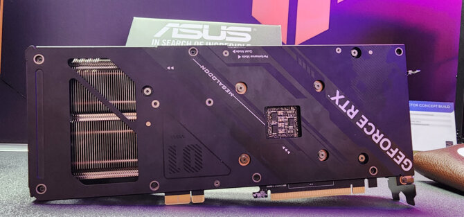 ASUS GeForce RTX 4070 Megalodon - karta graficzna Ada Lovelace z oryginalnym systemem zasilania [3]