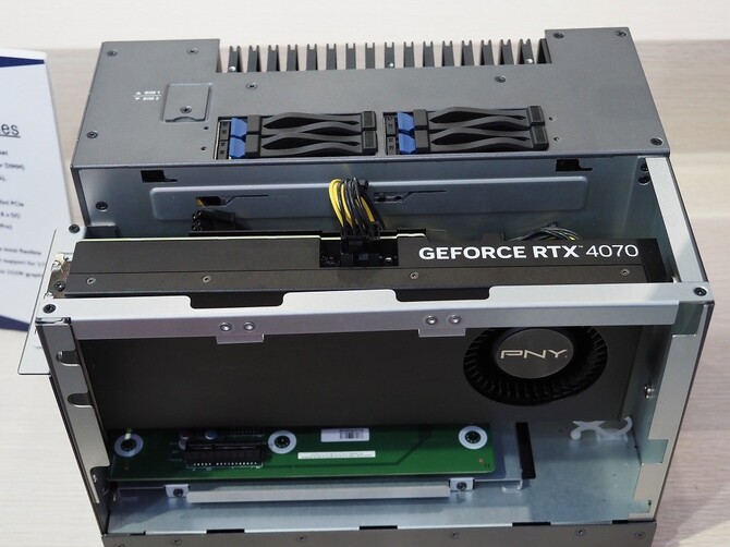 PNY GeForce RTX 4070 Blower Edition - karta graficzna z minimalistycznym chłodzeniem w starym stylu [4]