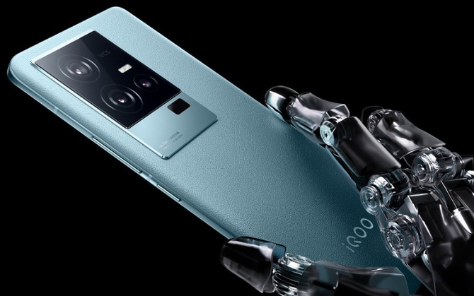 iQOO 11S - smartfon, który swoimi możliwościami i ceną rozkłada konkurencję na łopatki. Snapdragon 8 Gen 2 i ładowanie 200 W [1]