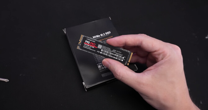 Znany overclocker zakupił podrobione dyski SSD Samsunga. Jak przedstawia się ich wydajność? [4]