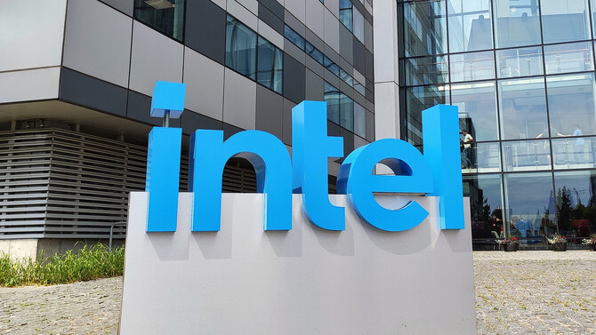 Intel ujawnił wyniki finansowe za Q2 2023 - jest lepiej niż kwartał wcześniej, ale nadal słabiej niż rok temu [1]