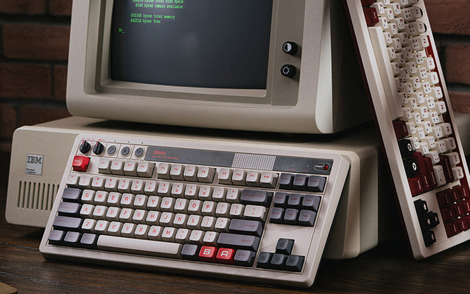 8BitDo Retro Mechanical Keyboard - mechaniczna klawiatura w formacie TKL, która przypadnie do gustu fanom retro konsol [1]