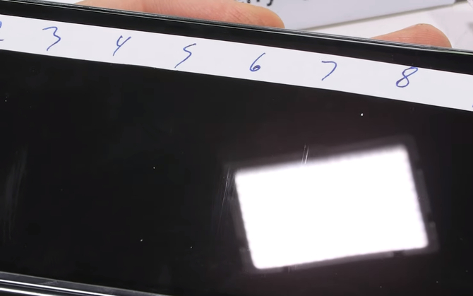 Samsung Galaxy Z Fold5 poddany ekstremalnym testom. Jak wytrzymały jest flagowy składany smartfon? [2]