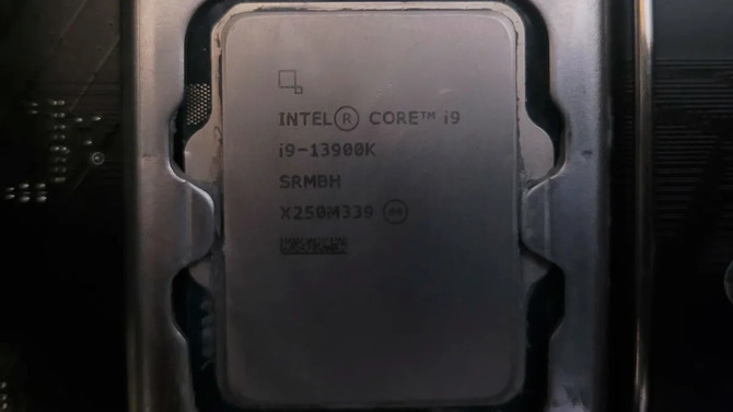 Procesory Intela mogą być sprzedawane z podmienionym IHS. Pechowy klient kupił Core i7-13700K zamiast Core i9-13900K [2]