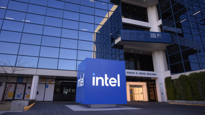 Intel opublikował wyniki finansowe za trzeci kwartał 2023 roku. Zaskakuje przede wszystkim niski zysk netto [1]