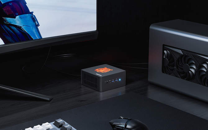 Minisforum EliteMini UM780 XTX - mini gaming PC with AMD Ryzen 7 7840HS processor that will support external graphics cards [2]