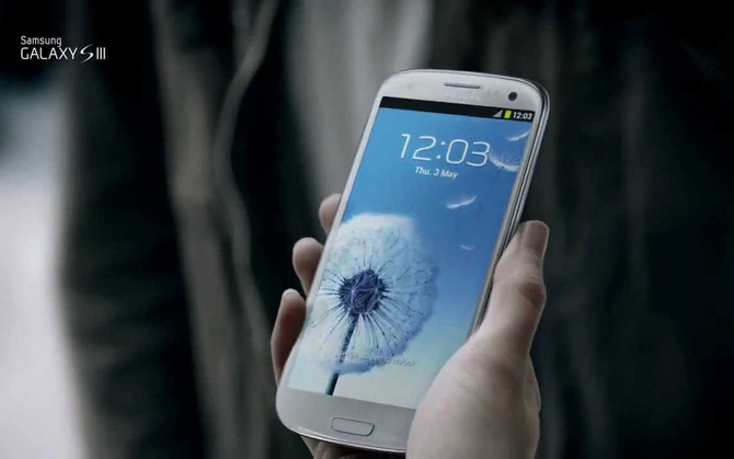 Samsung Galaxy S III - po ponad dekadzie na rynku smartfon otrzymuje Androida 14. Wszystko dzięki wsparciu społeczności [2]