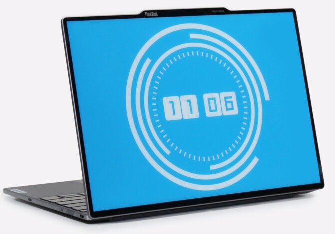 Lenovo prezentuje nowe laptopy z serii ThinkBook. Wśród nowości wyróżnia się hybrydowy model ThinkBook Plus Gen 5 Hybrid [10]