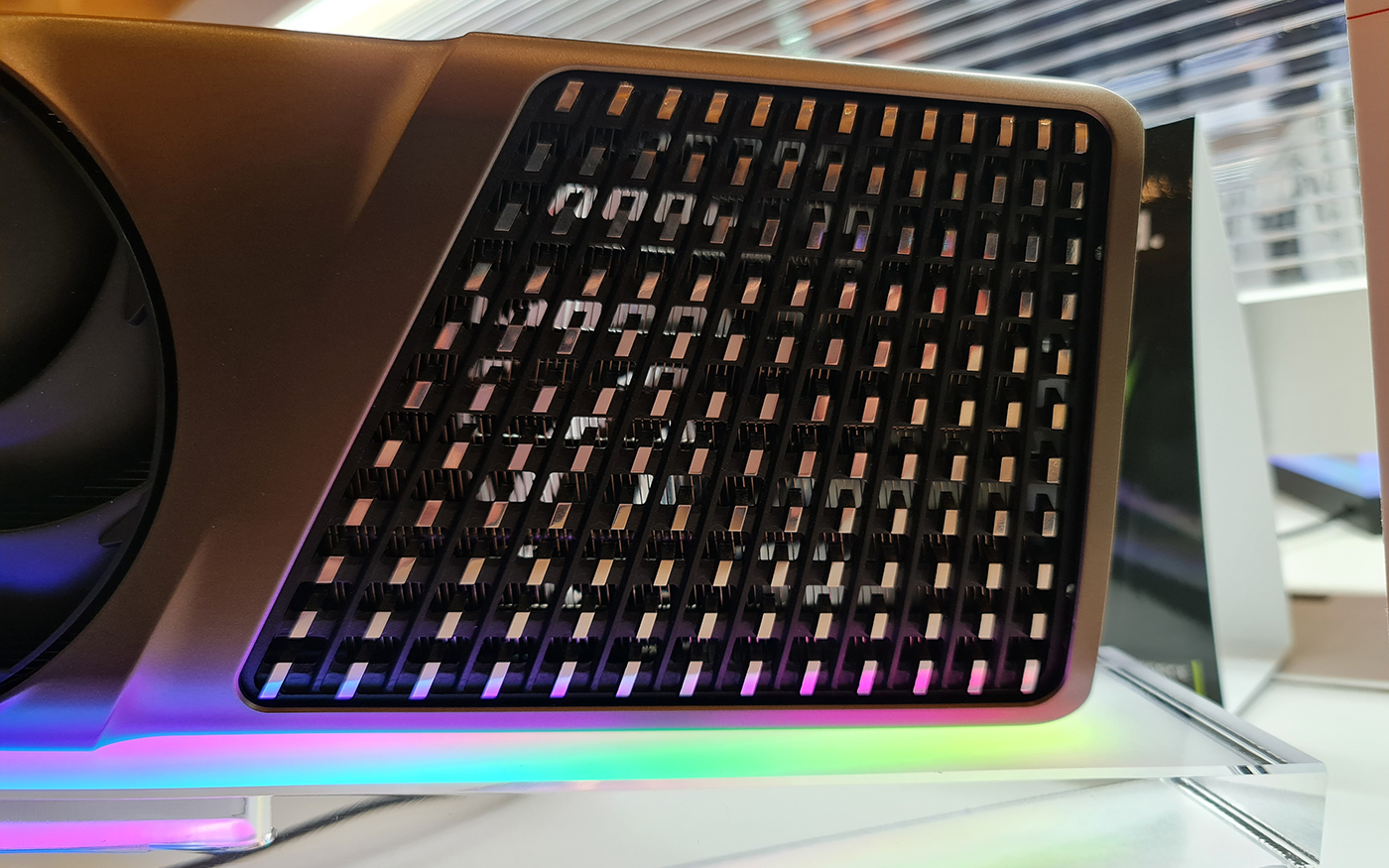 MSI GeForce RTX 4080 SUPER 16G EXPERT niereferencyjny model karty graficznej wprost z targów