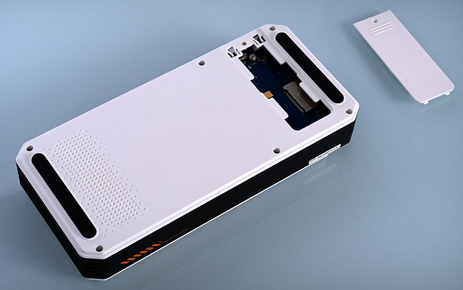 Nowa stacja eGPU od BoostR z układem AMD Radeon RX 7600M XT. Przyzwoita cena i miejsce na nośnik SSD [6]
