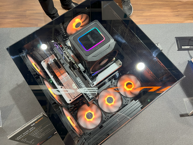 Nowości be quiet! na targach Computex 2024 - Nowe panoramiczne obudowy, zasilacze ATX 3.1, wentylatory i systemy chłodzenia [nc1]