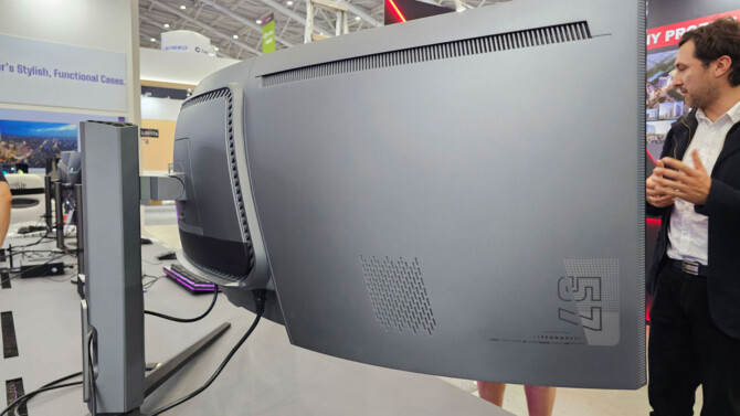 Cooler Master GP57ZS - zaprezentowano prototyp monitora gamingowego z gigantycznym 57-calowym ekranem [2]