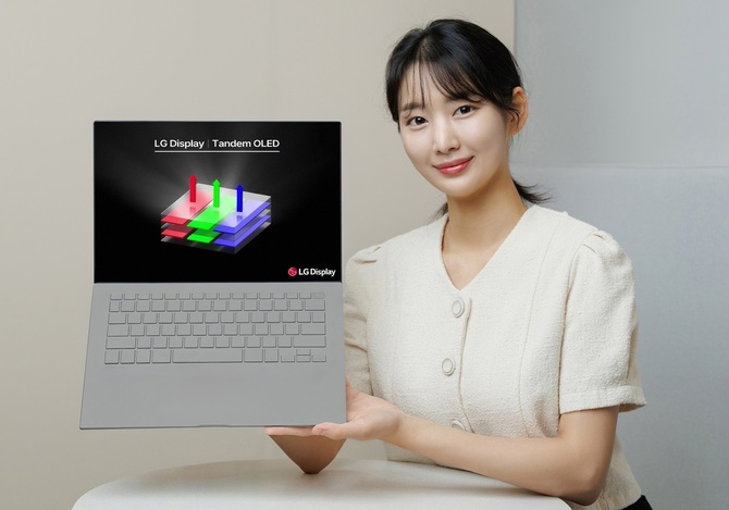 LG Display prezentuje pierwszy ekran typu Tandem OLED dla laptopów - jaśniejszy i mniej podatny na wypalenia [1]