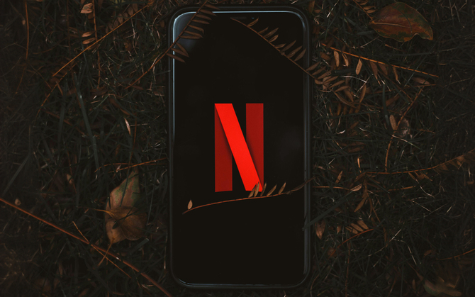 Netflix ma szansę stać się darmową platformą VOD na wybranych rynkach. Firma rozważa taką opcję ze względu na zysk z reklam [1]