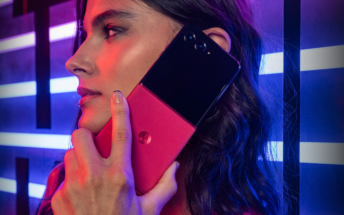 Motorola razr 50 i razr 50 ultra - nowe składane smartfony zawalczą o pozycję z Samsungiem. Świetne ekrany, nawet 12 GB RAM i Wi-Fi 7 [2]