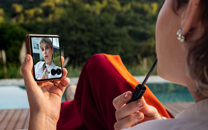 Motorola razr 50 i razr 50 ultra - nowe składane smartfony zawalczą o pozycję z Samsungiem. Świetne ekrany, nawet 12 GB RAM i Wi-Fi 7 [4]