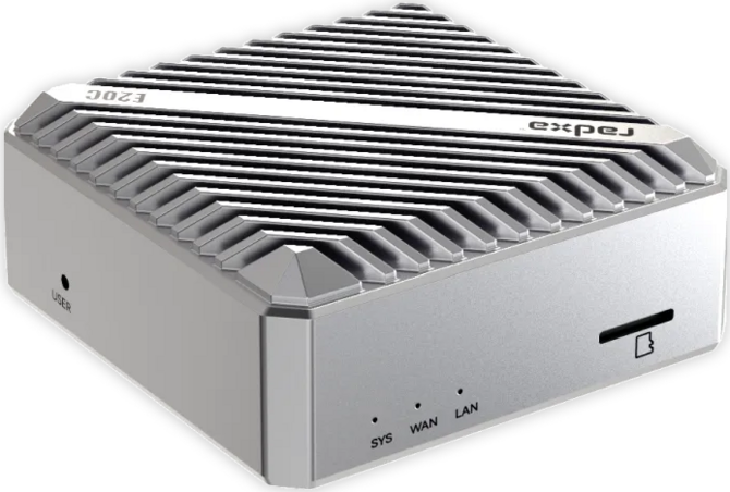 Radxa E20C - tani mini PC, który sprawdzi się w roli serwera NAS lub zastąpi router. Wsparcie dla Debiana i OpenWrt [2]