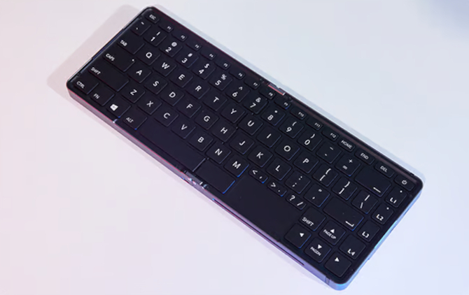 Lunar - klawiatura składana na pół, która jest mini komputerem. AMD Ryzen 7 8840U, nawet 32 GB RAM i przyzwoity akumulator [4]