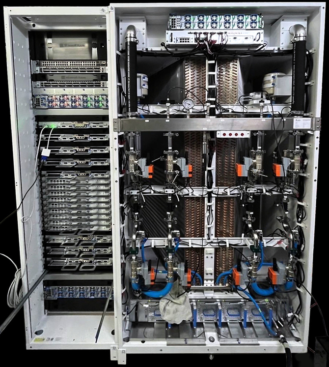 Microsoft uruchomił już testowo pierwszy rack serwerowy z superchipami NVIDIA GB200. Dostawa kolejnych niebawem [2]