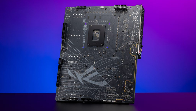 ASUS nie wprowadzi na razie do sprzedaży płyt głównych Z890 z ukrytymi złączami. Nie oznacza to jednak porzucenia pomysłu [1]