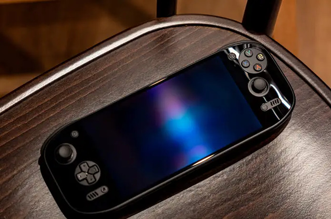 AYN Odin2 Portal - nowy handheld z układem Snapdragon 8 Gen 2, ekranem OLED i systemem Android. Aktywne chłodzenie i Wi-Fi 7 [6]
