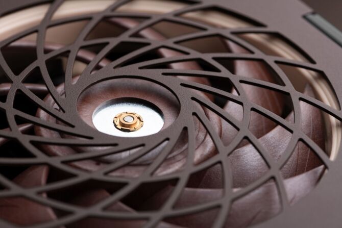 Seasonic PRIME TX-1600 Noctua Edition - cichy zasilacz o dużej mocy, który oferuje modularną konstrukcję i certyfikat 80 PLUS Titanium [6]