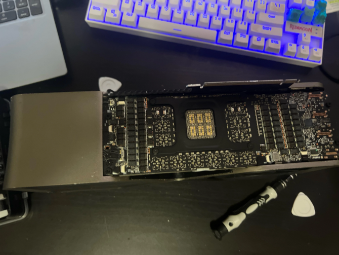 NVIDIA GeForce RTX 4090 Ti - prototyp niewydanej karty graficznej został znaleziony w... koszu na odpady [2]
