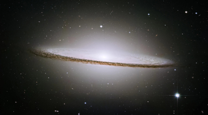 Piękna Galaktyka Sombrero ukazana oczami teleskopu Jamesa Webba. NASA udostępniła kapitalne zdjęcie [1]