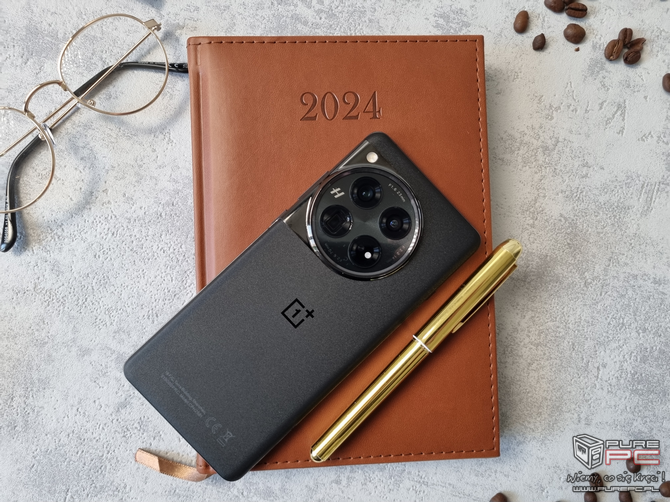 OnePlus wyda kompaktowego flagowca z układem Snapdragon 8 Elite. Wielu fanów marki marzy właśnie o takim modelu [1]