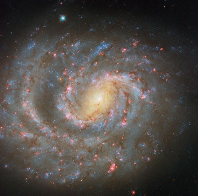 Jak powstają gwiazdy? Opis na przykładzie galaktyki NGC 1637. NASA publikuje ujęcie z teleskopu Hubble'a [2]