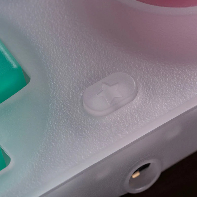 8BitDo Ultimate Mini Wired Controller for Xbox - niewielki kontroler do gier, który oferuje nietypowe podświetlenie RGB [9]