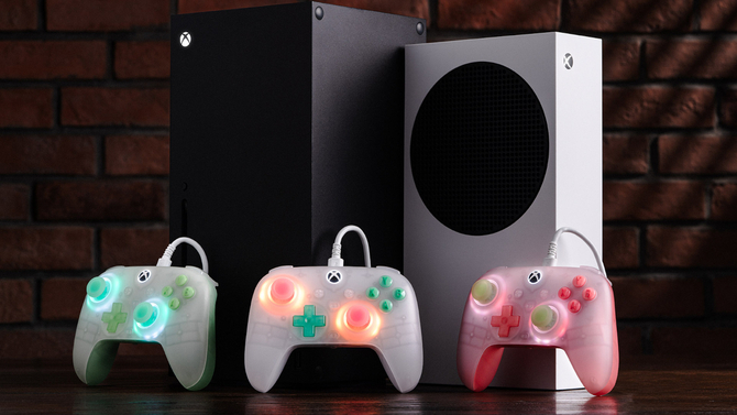 8BitDo Ultimate Mini Wired Controller for Xbox - niewielki kontroler do gier, który oferuje nietypowe podświetlenie RGB [1]
