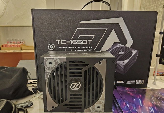 ASRock prezentuje zasilacze ATX 3.1 i PCIe 5.1 o mocy 1650 W oraz karty graficzne Radeon RX 9070 XT na targach CES 2025 [11]