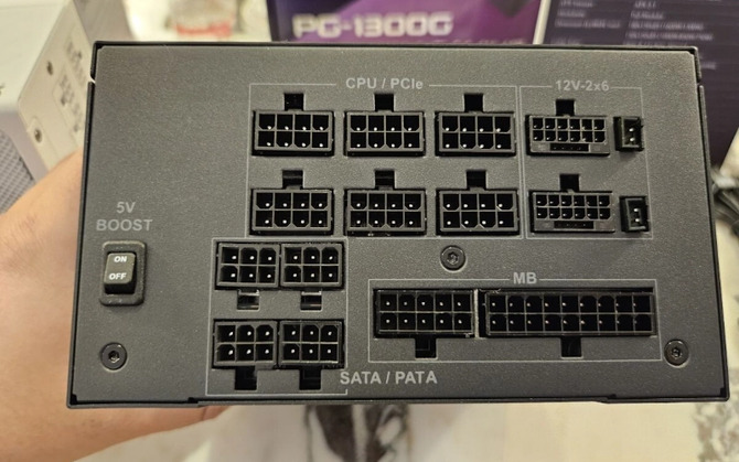 ASRock prezentuje zasilacze ATX 3.1 i PCIe 5.1 o mocy 1650 W oraz karty graficzne Radeon RX 9070 XT na targach CES 2025 [15]