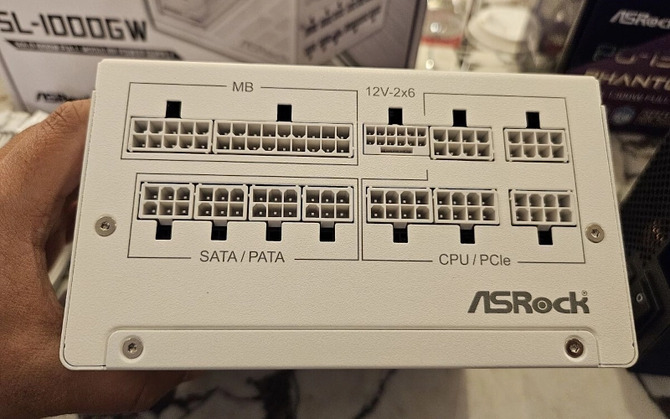 ASRock prezentuje zasilacze ATX 3.1 i PCIe 5.1 o mocy 1650 W oraz karty graficzne Radeon RX 9070 XT na targach CES 2025 [17]