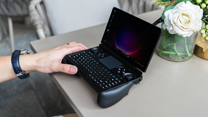 Handheld GPD WIN Mini 2025 otrzyma procesor AMD Ryzen AI 9 HX 370 i 64 GB RAM. Nadchodzi wiele wartościowych ulepszeń [7]